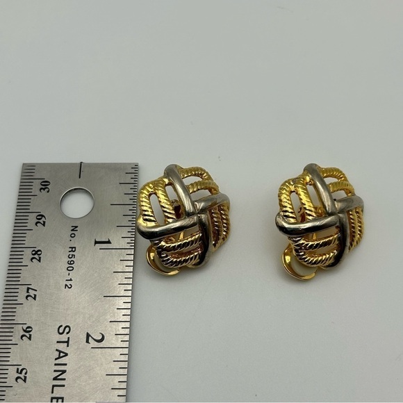 Vintage Gold Tone Knotted Square 3D Dimensional Quality Large Clip On Earrings - Picture 6 of 6